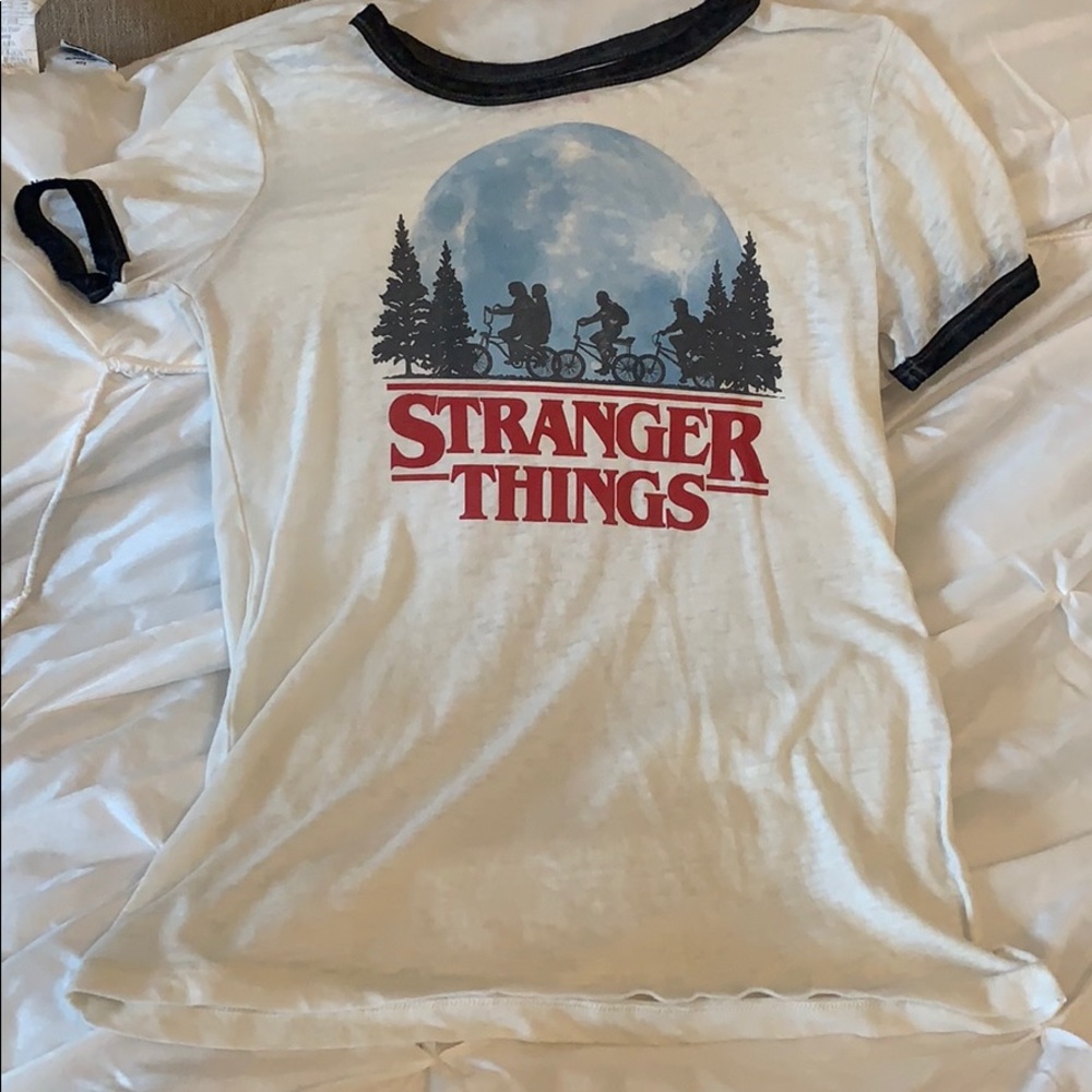 Stranger things t-shirt - Picture 2 of 2